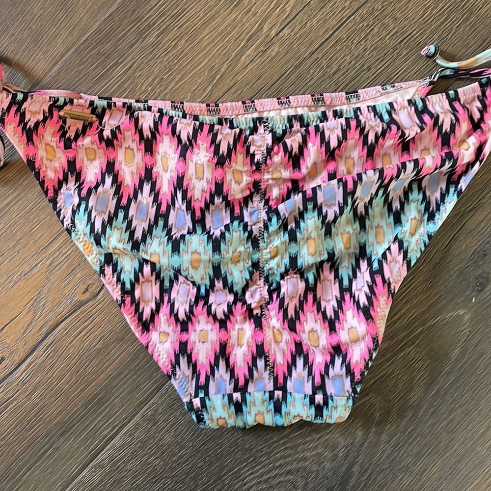 VS bikini - Picture 4 of 7